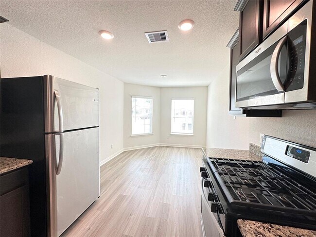 Building Photo - 20742 Nala Bear Dr