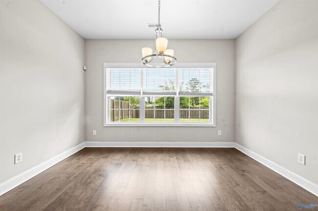 Building Photo - 104 Erskin Parcus Dr
