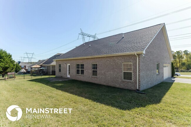 Building Photo - 3024 Honeysuckle Dr