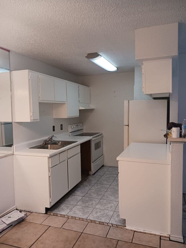 Building Photo - 12627 Ashford Meadow Dr