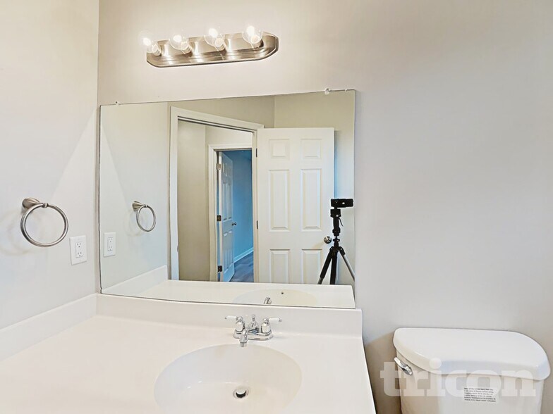 Building Photo - 437 Bradford Cir