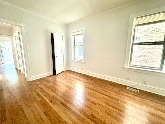 Building Photo - 5412 N Kimball Ave