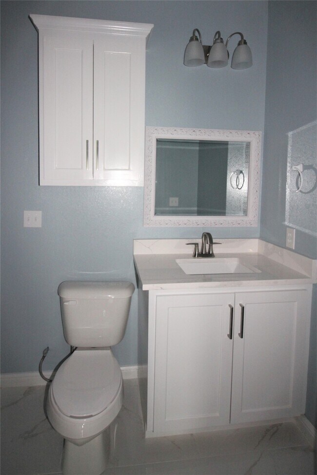 Building Photo - 956 County Rd 281