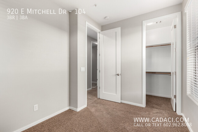 Building Photo - Mitchell Lofts 3 bed 2.5 bath Townhouse