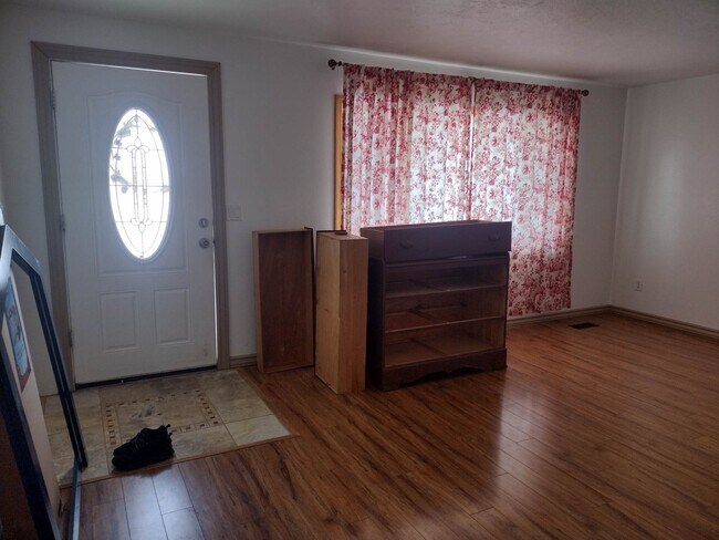 Building Photo - 5709 Sunset Dr