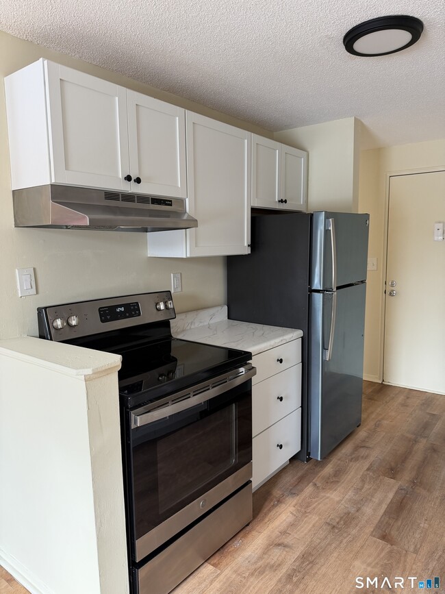 Building Photo - 45 Jefferson Rd