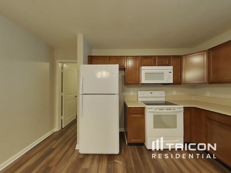Building Photo - 10707 Tedder Lake Dr