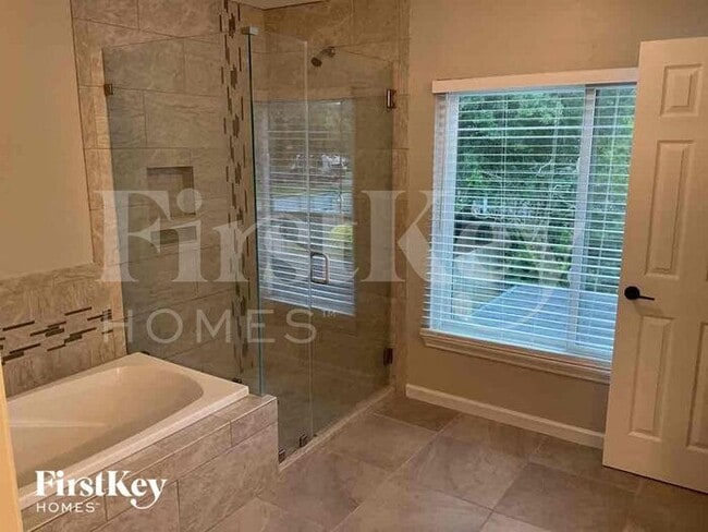Building Photo - 12523 Mill Ridge Dr