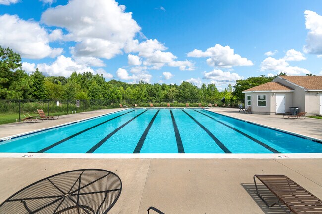 Building Photo - 301 Beacon Ridge Dr