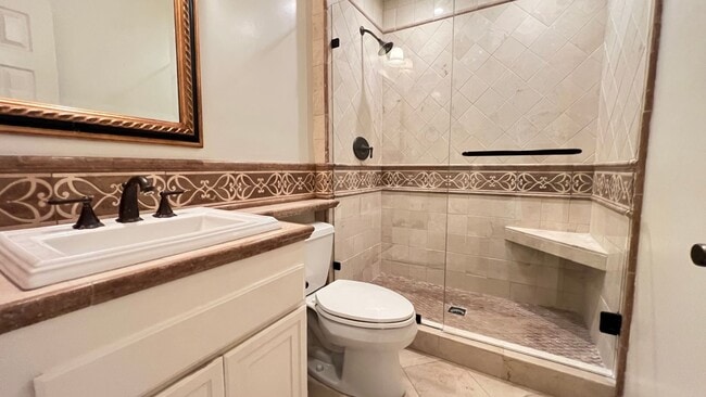 Building Photo - Wonderful 4 Bedroom 3 Bathroom Villa Park ...