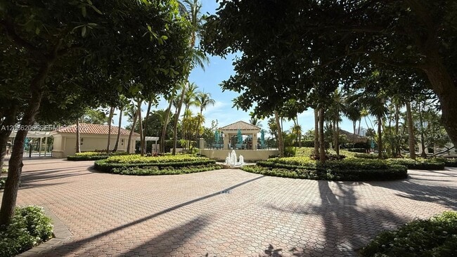 Building Photo - 19501 W Country Club Dr