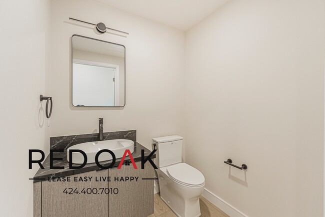 Building Photo - 5320 Cartwright Ave