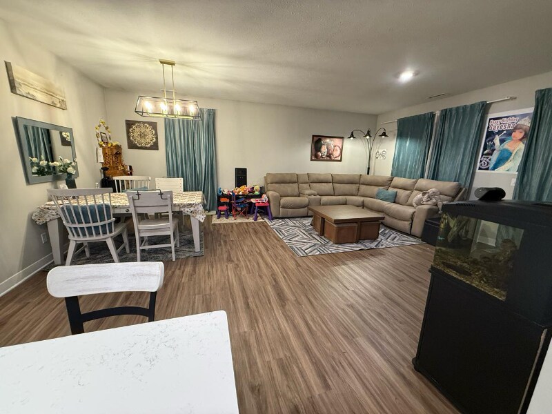 Building Photo - 206 Switchgrass Ln