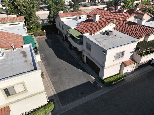 Building Photo - "Meadow Wood Village" Two-Story Condominium Now Available for Lease!