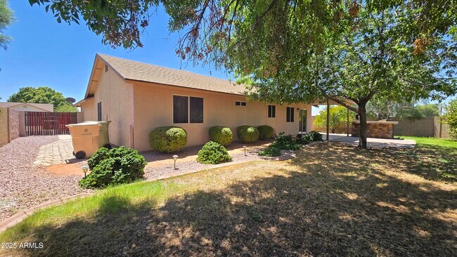 Building Photo - 9014 W Rovey Ave
