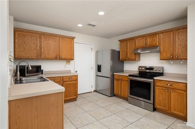 Building Photo - 16 San Esteban Ct