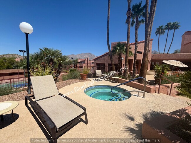 Building Photo - 5051 N Sabino Canyon Rd
