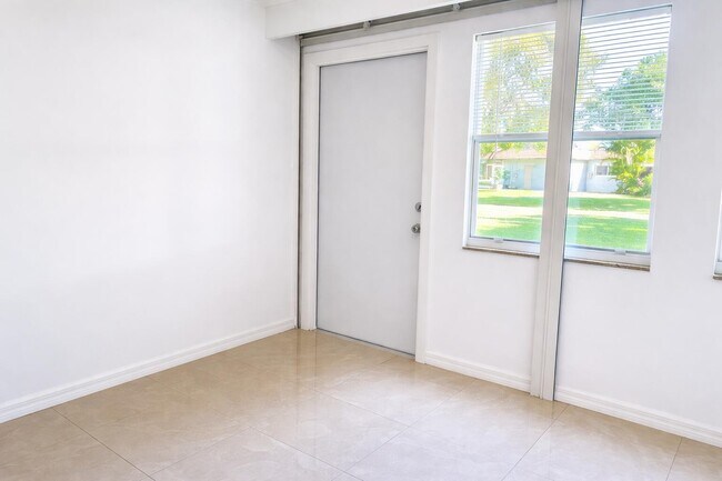 Building Photo - 608 SW Natura Blvd