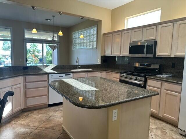Building Photo - 78111 Bovee Cir