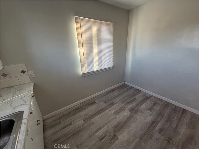 Building Photo - 8529 Oleander Ave