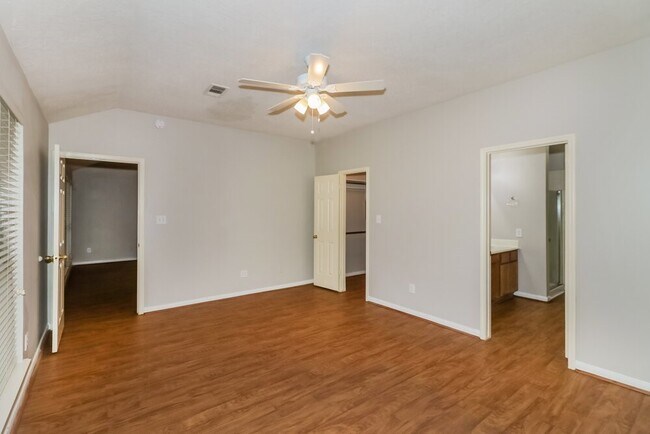 Building Photo - 18714 Timber Spring Dr