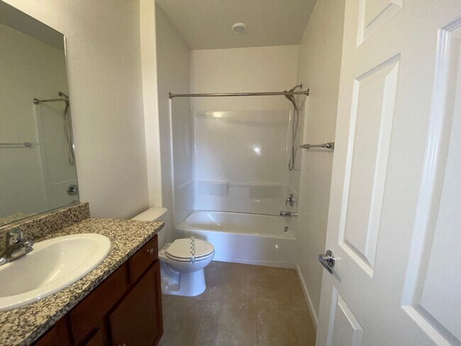 Building Photo - NW Reno Large Townhouse Sterling Ridge at ...