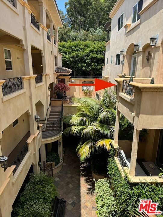 Building Photo - 16123 Sunset Blvd