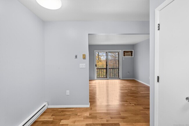 Building Photo - 23 Shirley St