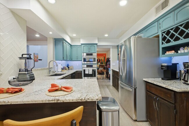 Building Photo - 2915 Quail Oak St