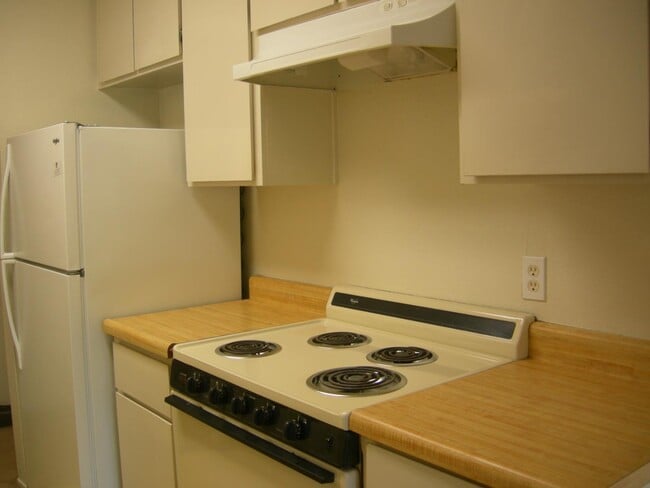 Primary Photo - 310 Tradewinds Dr