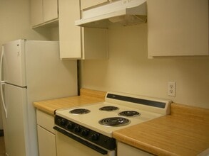 Building Photo - 310 Tradewinds Dr