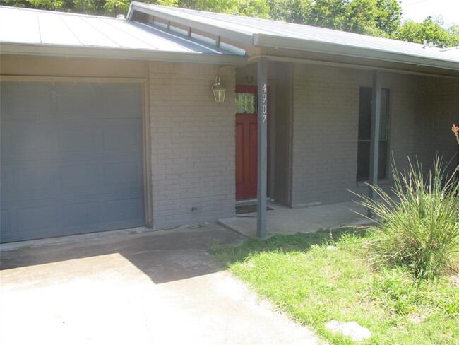 Primary Photo - 4907 Richmond Ave