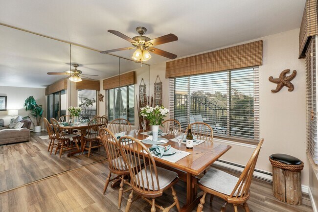 Building Photo - short term rental in the loop