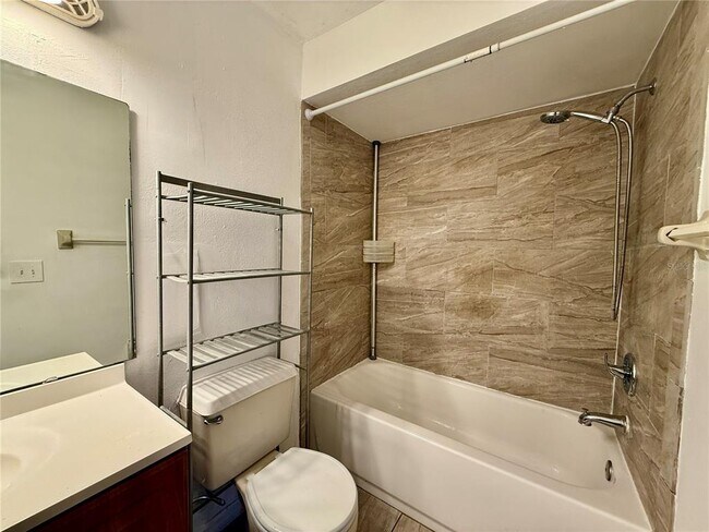 Building Photo - 6521 Garden Spring Ct