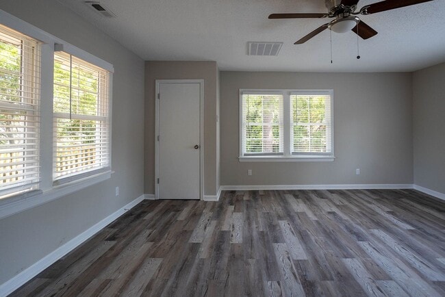 Building Photo - 20 Marion Ave