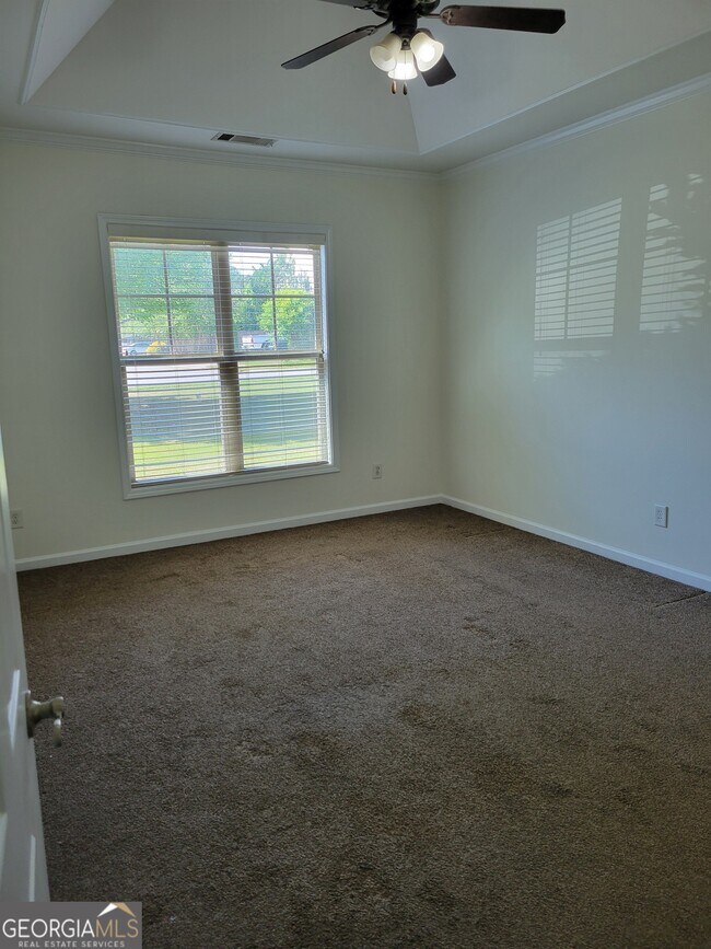 Building Photo - 175 Spinner Dr