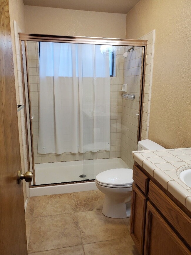 Building Photo - "Spacious 4-Bed, 3-Bath Oasis in Gold River with pool!"