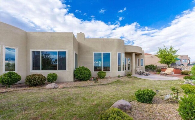 Building Photo - 3022 Lookout Ridge Dr