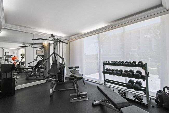 Building Photo - 2780 S Ocean Blvd