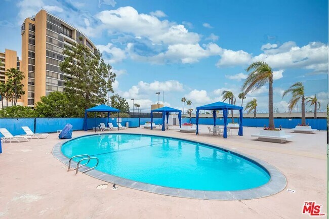 Building Photo - 4335 Marina City Dr