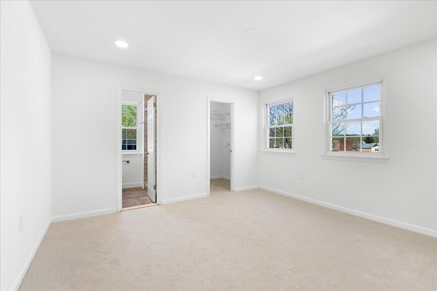 Building Photo - 239 Nottoway St SE