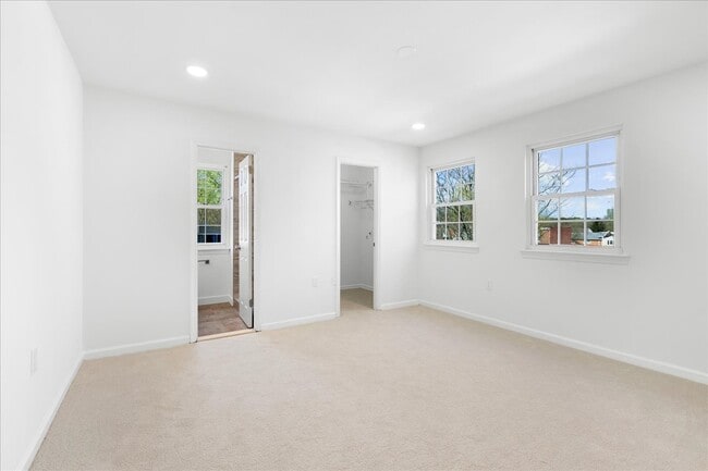 Building Photo - 239 Nottoway St SE