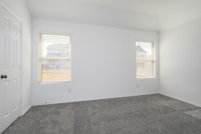 Building Photo - 11052 N Lake Mist Ln