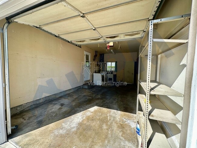 Building Photo - 41 W McKenzie Ave