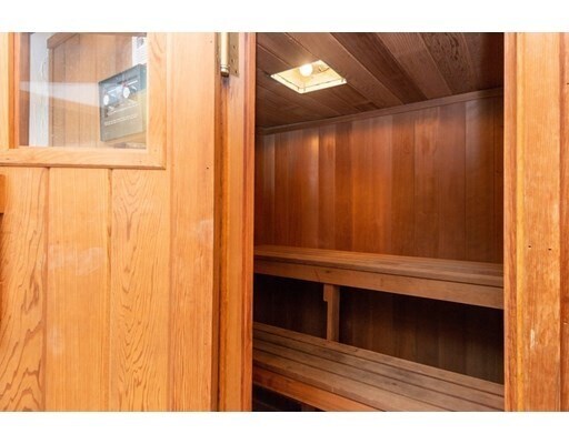 Building Photo - 500 Colonial Dr