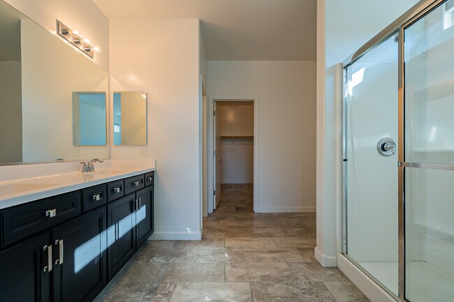 Building Photo - 15877 W Mauna Loa Ln