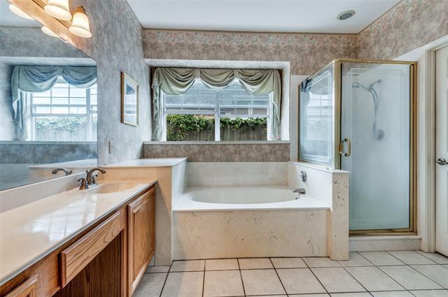 Building Photo - 1400 Endicott Dr