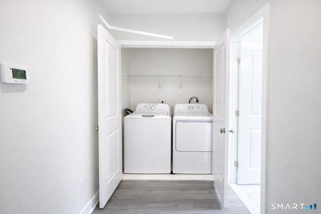 Building Photo - 24 Glen Rd