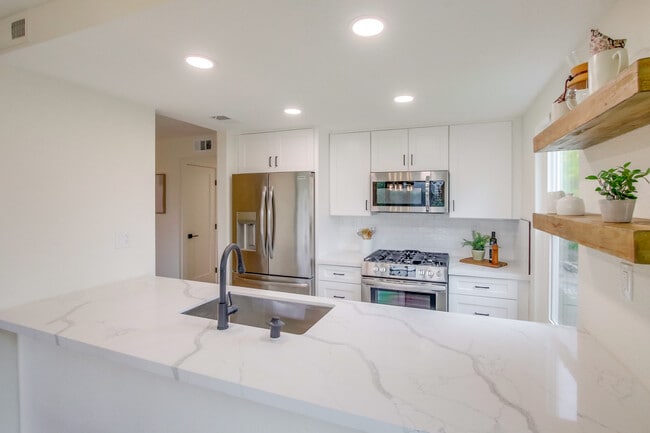 Building Photo - 1059 Arbor Ln