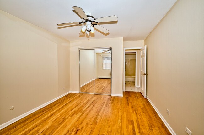 Building Photo - 1930 W Estes Ave